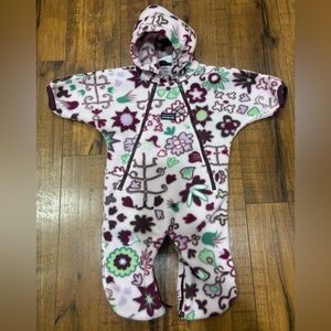 Patagonia Synchilla Fleece Baby Bunting in Purple Whimsical Floral Size 3 Months
